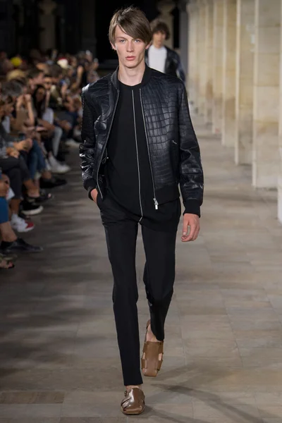 Look 39
